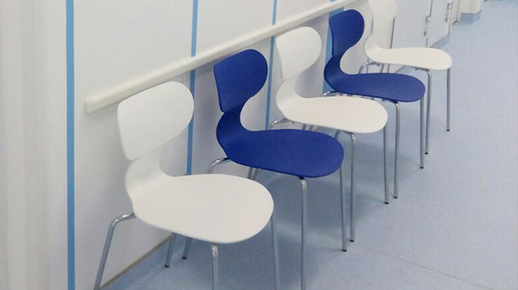 Як захистити стіни поліклінік від подряпин